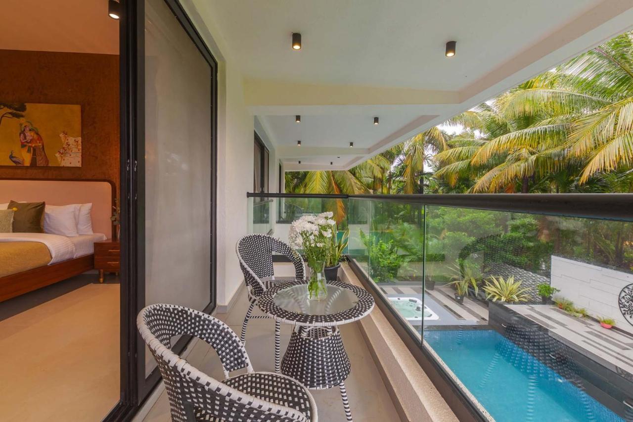 Villa Sereno By Stayvista - An Elegant And Entertaining Retreat Featuring A Swimming Pool, Outdoor Jacuzzi, Modern Interiors, And A Snooker Table Alībāg Exterior foto